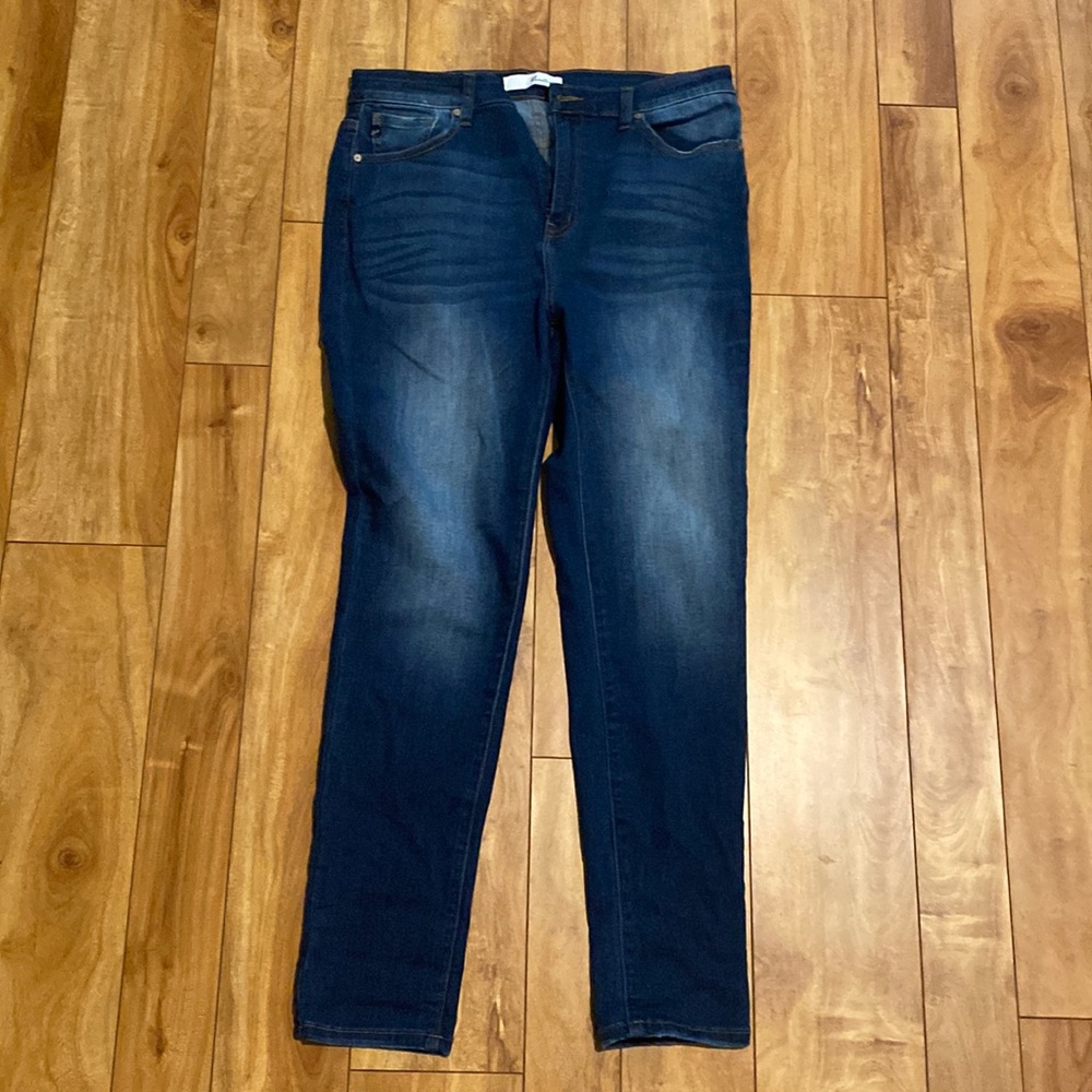 Woman’s KanCan jeans